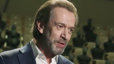 Владимир Машков - Евгений Петросян - Танцы с казаками, торт-ракета и «Поле чудес»: Машков с размахом отметил 58-летие - 5-tv.ru