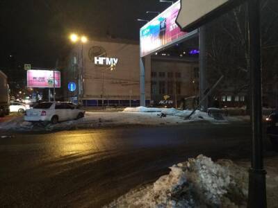 Появились подробности ДТП на Красном проспекте в Новосибирске с автомобилем-перевёртышем - sib.fm - Новосибирск - Новосибирская обл.