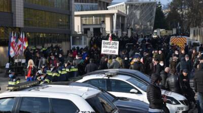Михеил Саакашвили - Суд над Саакашвили: под зданием произошли столкновения и задержания - ru.slovoidilo.ua - Украина - Грузия - Тбилиси