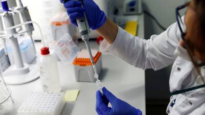 Борис Джонсон - В Шотландии выявили первые случаи заражения омикрон-штаммом коронавируса - trend.az - Англия - Шотландия - Глазго - Великобритания