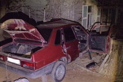 В Астраханской области автомобиль протаранил дом, есть погибшие - ast.mk.ru - Астраханская обл. - район Икрянинский