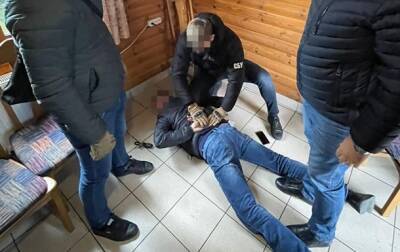 На Киевщине чиновники вымогали деньги за решение земельных вопросов - korrespondent.net - Украина - Киевская обл.
