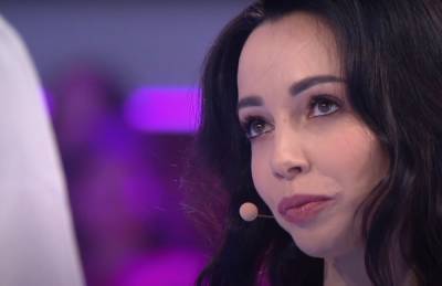 Екатерина Кухар - Бубочки цеплялись за вязь: Екатерина Кухар обласкала себя во вязаном платье без белья - ukrainianwall.com - Украина