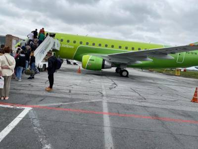 Самолёт совершил экстренную посадку в Толмачёво из-за пассажира с инфарктом - sib.fm - Москва - Новосибирск - Братск
