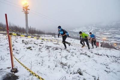 В Мурманской области 32 спортсмена совершили самый северный забег в гору - murmansk.mk.ru - Мурманск - Мурманская обл.