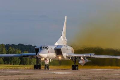 Sohu: российский ракетоносец Ту-22М, взлетев с северного аэродрома, способен атаковать США и все страны Европы, кроме Португалии - argumenti.ru - Россия - США - Португалия - Европа