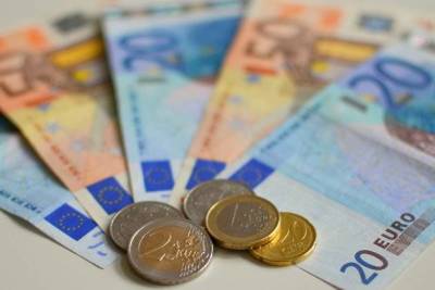 Курс евро растет по отношению к доллару перед выходом данных по безработице в еврозоне - smartmoney.one - Москва - США