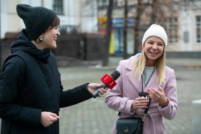 Ирина Волкова - Руслан Бобиев - Надо ли сажать в тюрьмы за фото возле храмов. Опрос - znak.com - Россия - Екатеринбург