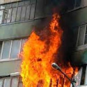 В Запорожье произошел пожар в пятиэтажном доме: удалось спасти двух человек - reporter-ua.com - Украина - Запорожская обл. - Запорожье