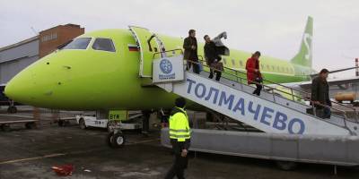 Самолет рейса «Москва - Братск» сел в Новосибирске из-за инфаркта у пассажира - runews24.ru - Новосибирск - Братск