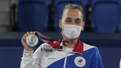 Елена Веснина - Веснина рассказала, что воры вернули ей олимпийские медали с цветами и конфетами - russian.rt.com - Россия