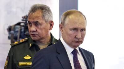 Сергей Шойгу - Владимир Путин - Дмитрий Песков - Путин и Шойгу обсудили возможность отправки военных медиков в регионы из-за COVID-19 - russian.rt.com - Россия
