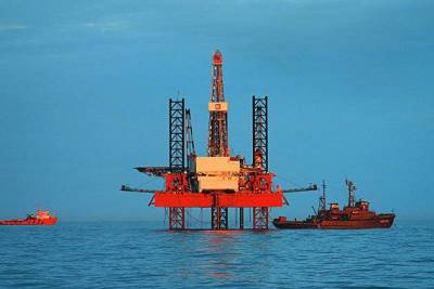 Мировые цены на нефть падают уже на 2% в ожидании подтверждения данных о росте запасов в США - smartmoney.one - Москва - Россия - США