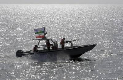 Тегеран сообщил, что его моряки пресекли попытку ВМС США украсть иранский танкер, наполненный нефтью - argumenti.ru - США - Иран - Тегеран