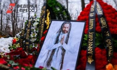 Кирилл Толмацкий - С могилы рэпера Децла украли черный предмет - fedpress.ru - Москва