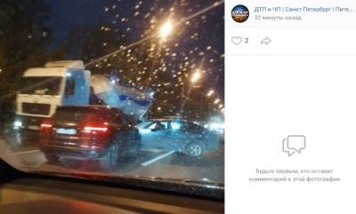 Питер Онлайн - Porsche - Porsche, выехав на встречку, столкнулась с легковушкой на Красносельском шоссе - neva.today - Санкт-Петербург