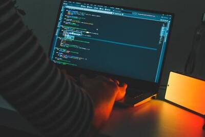 Сотрудники самой высокооплачиваемой сферы оказались недовольны своей работой - lenta.ru - Россия