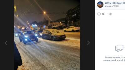 Пробки, аварии и брошенные машины - петербуржцы поделились своими чувствами о «снежном» коллапсе на дорогах города - neva.today - Санкт-Петербург