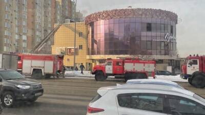 Опубликовано видео с места пожара в крупном торговом центре в Кемерово - 5-tv.ru - Кемерово