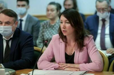 Ирина Окладникова - В трехлетнем бюджете перераспределили 2,3 триллиона рублей, заявили в Минфине - pnp.ru