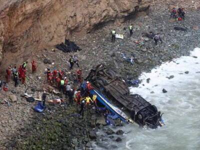 Есть жертвы: в Перу микроавтобус упал с обрыва - news-front.info - Перу