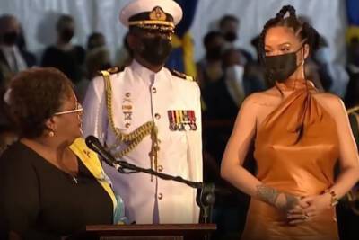 Елизавета II - принц Чарльз - Рианна - Барбадос официально стал республикой и объявил Рианну национальным героем - mk.ru - Англия - Барбадос