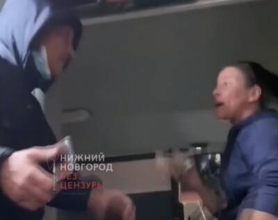 В Нижнем Новгороде кондуктор и пассажир автобуса подрались из-за отсутствия маски - bloknot.ru - Нижний Новгород - Нижний Новгород
