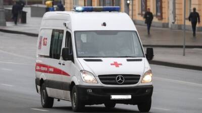В Лодейном поле разъяренная жена ударила мужа ножом в спину, а после заклеила рану скотчем - neva.today - Ленинградская обл. - Санкт-Петербург