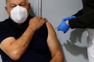Кириакоса Мицотакиса - В Греции решили штрафовать непривитых старше 60 лет - lenta.ru - Греция