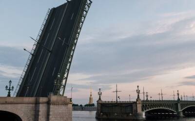 Снежный «Бенедикт» не позволил развести Литейный мост завершить навигацию - neva.today - Санкт-Петербург - территория Мостотрест