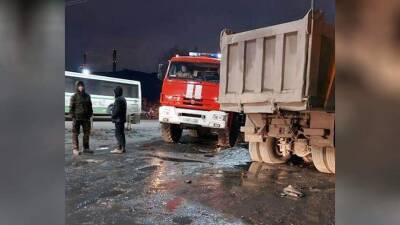 Два человека погибли при наезде грузовика на остановку в Рязани - iz.ru - Израиль - Рязанская обл. - Калининград - Рязань