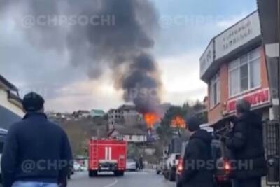 В посёлке под Сочи произошёл пожар в частном доме - kuban.mk.ru - Сочи
