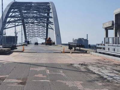 В Киеве на строительстве Подольского моста украли сотни миллионов гривен - lenta.ua - Украина - Киев