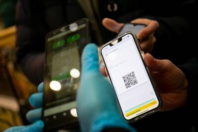 В Петербурге экс-следователя и медиков задержали за продажу QR-кодов без вакцинации - znak.com - Санкт-Петербург - район Красногвардейский