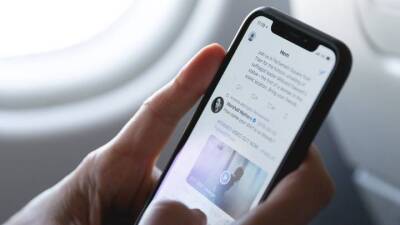 Джон Дорси - Twitter позволит удалять размещенные без согласия людей фотографии - vm.ru - Twitter