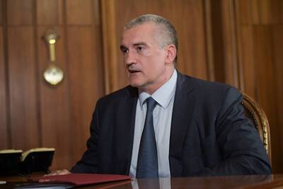 Сергей Аксенов - На Украине суд разрешил задержать главу Крыма - lenta.ru - Украина - Киев - Крым
