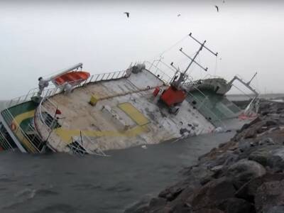 У берегов Стамбула из-за непогоды затонул корабль - gordonua.com - Украина - Турция - Стамбул - Судно