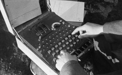 Адольф Гитлер - Иосиф Сталин - Al Arabiya (ОАЭ): история о шпионе, который стал «козлом отпущения» для СССР и Запада! - inosmi.ru - США - Япония - Берлин - Канада - Эмираты - Монголия