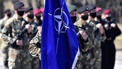 Пассажиры поезда в Эстонии пожаловались на пьяных солдат батальона НАТО - iz.ru - Израиль - Эстония