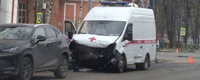 В Ярославле скорая помощь попала в ДТП, когда везла пациента без сознания - runews24.ru - Ярославль