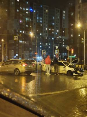 Питер Онлайн - В Приморском районе Петербурга водителей госпитализировали после ДТП - neva.today - Санкт-Петербург - р-н. Приморский