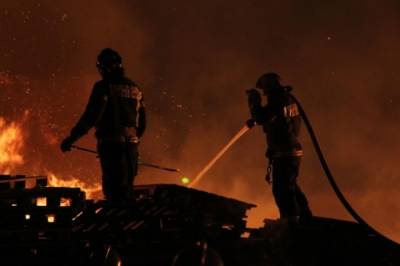 Пожарные ликвидировали крупное возгорание в бывшей гостинице в Саратове - aif.ru - Россия - Саратовская обл. - Саратов