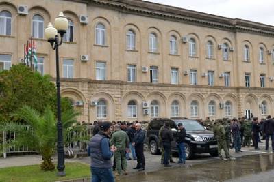 В Абхазии потребовали уволить главу МВД - lenta.ru - Апсны
