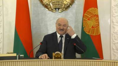 Владимир Путин - Александр Лукашенко - Владимир Владимирович - "Уехал один и меня не пригласил": Лукашенко пожаловался на Путина - vesti.ru - Россия - Украина - Крым - Белоруссия - Севастополь