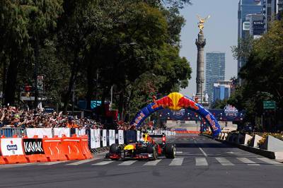 Серхио Перес - Видео: Серхио Перес крутит пончики в Мехико - f1news.ru - Мексика - Мехико