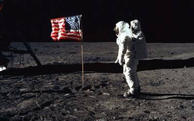 Почему на фотографиях с Луны американских астронавтов не видно звёзд - Русская семерка - russian7.ru