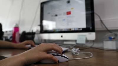 Стала известна доля активных соискателей работы - iz.ru - Израиль