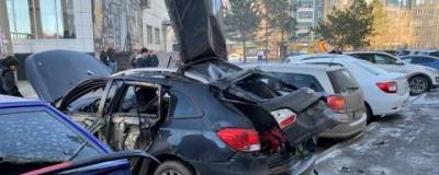 В Челябинске на парковке у жилого дома рванул Chevrolet Cruze - runews24.ru - Челябинск