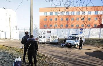 Сына ябатьки отправили на Окрестина за красные кроссовки - charter97.org - Белоруссия - Минск