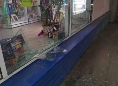 23-летний рязанец разбил молотком витрину на улице Новоселов - ya62.ru - Рязанская обл. - Рязань
